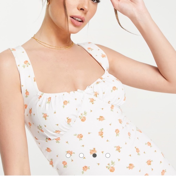 NWT $35 • ASOS Design • Mini Dress • Sleeveless • White Red Floral • Bow • Sz 10 - Picture 4 of 12